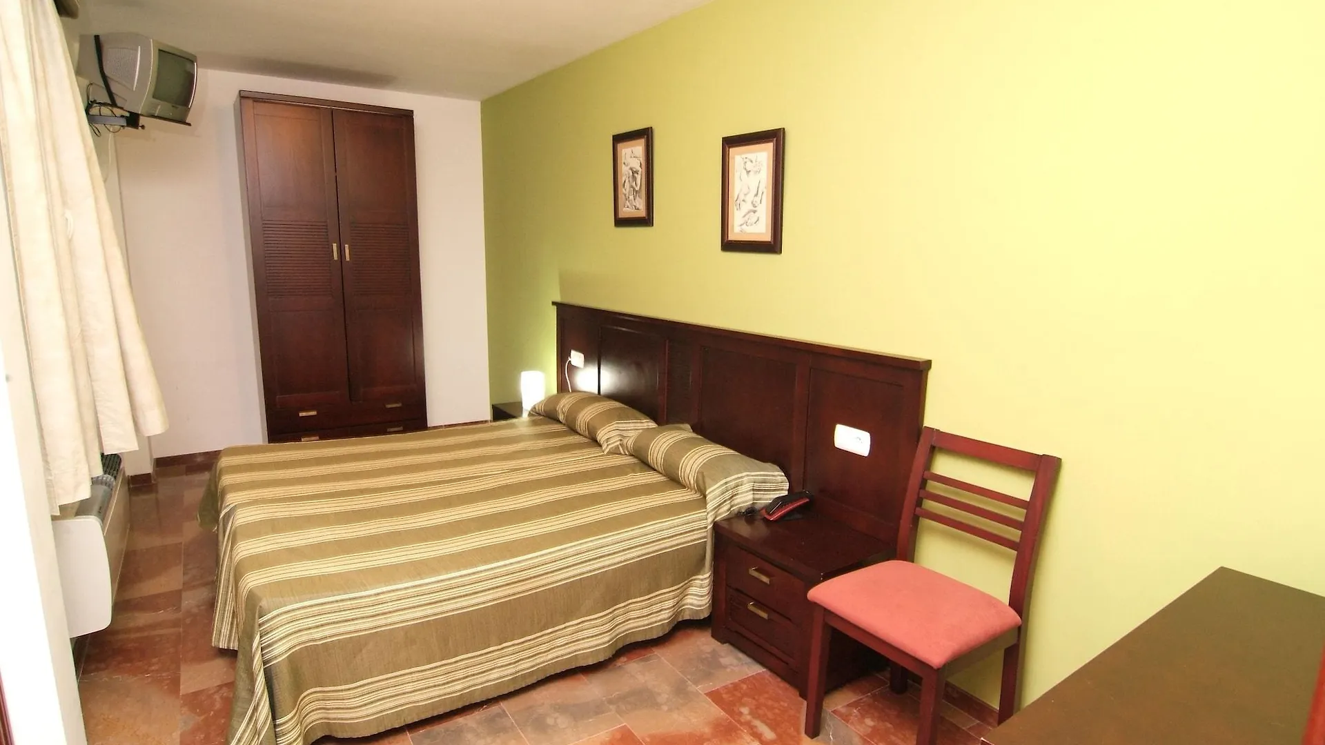 Hostal San Cayetano Ronda 2*,  Spain