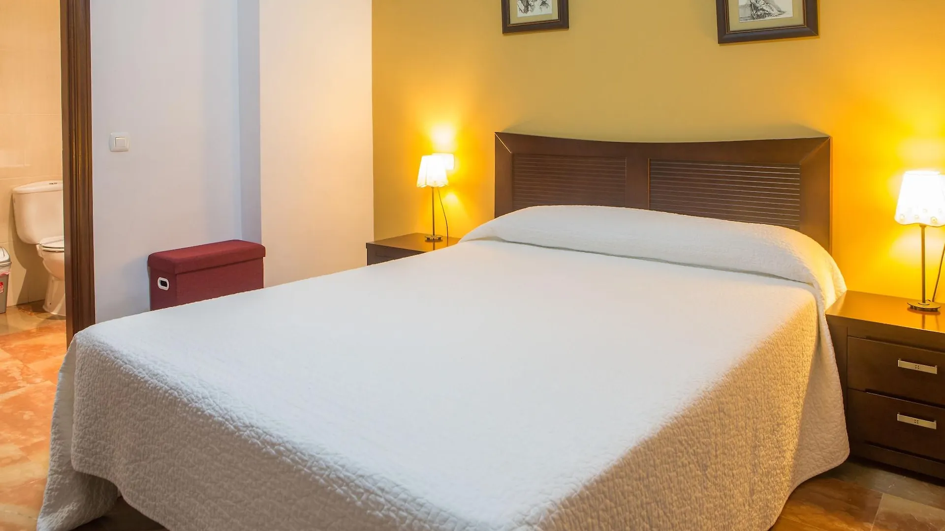 Hostal San Cayetano Ronda 2*,
