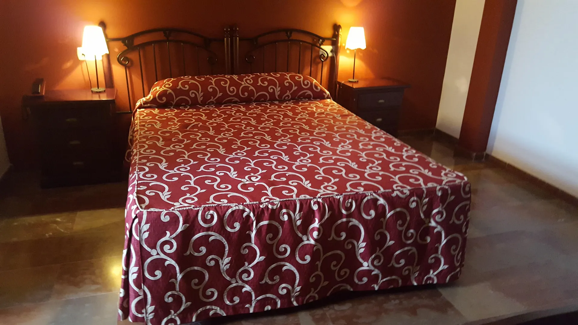 Hostal San Cayetano Ronda 2*,