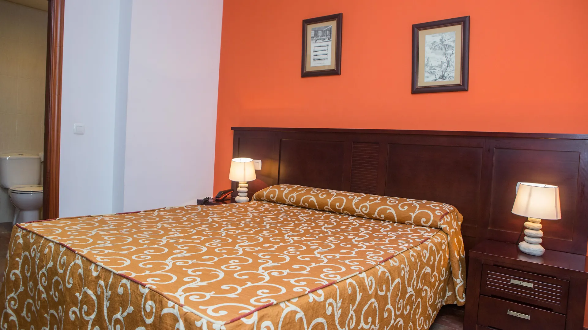Hostal San Cayetano Ronda 2*,