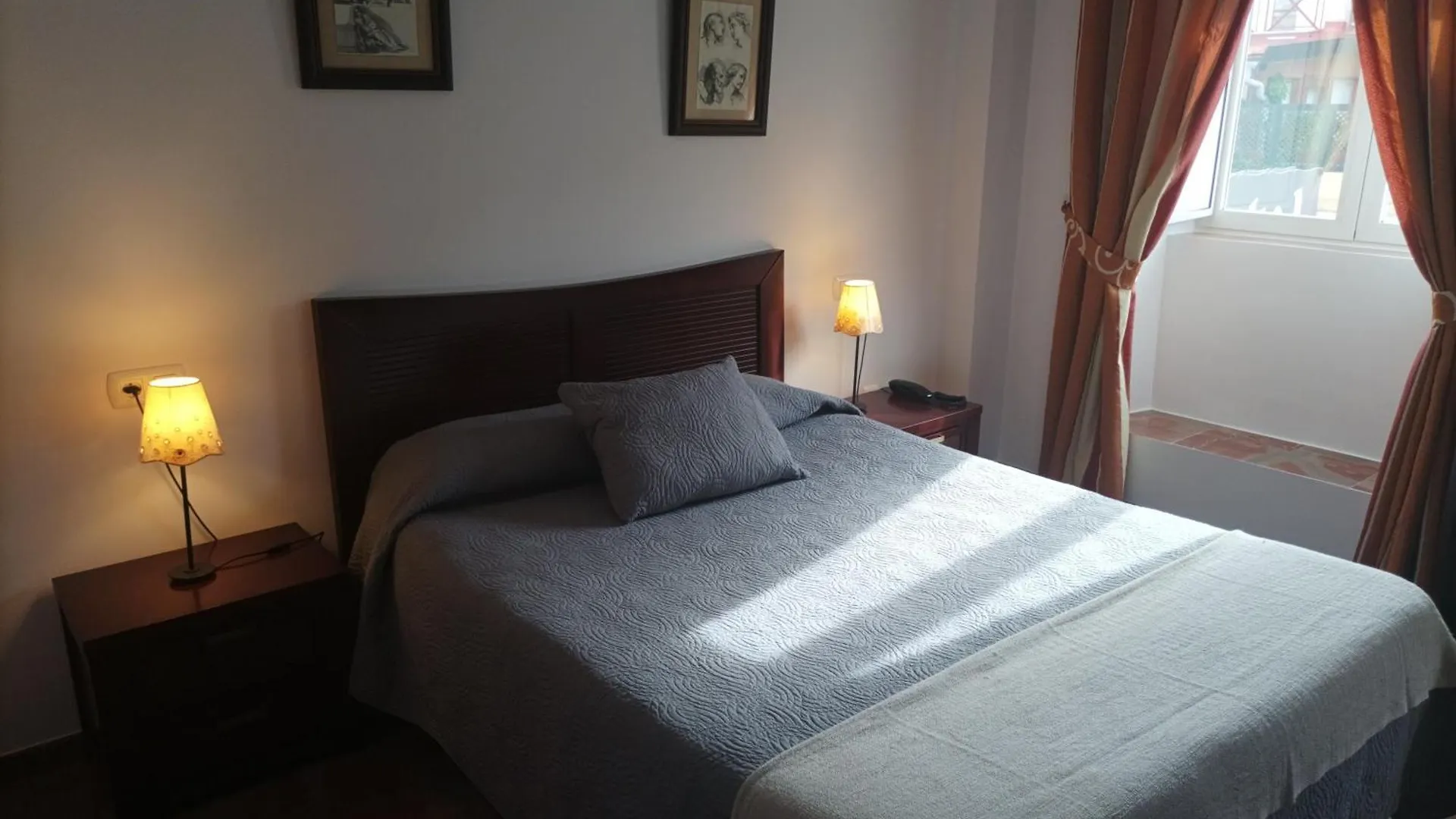 Hostal San Cayetano Ronda 2*,